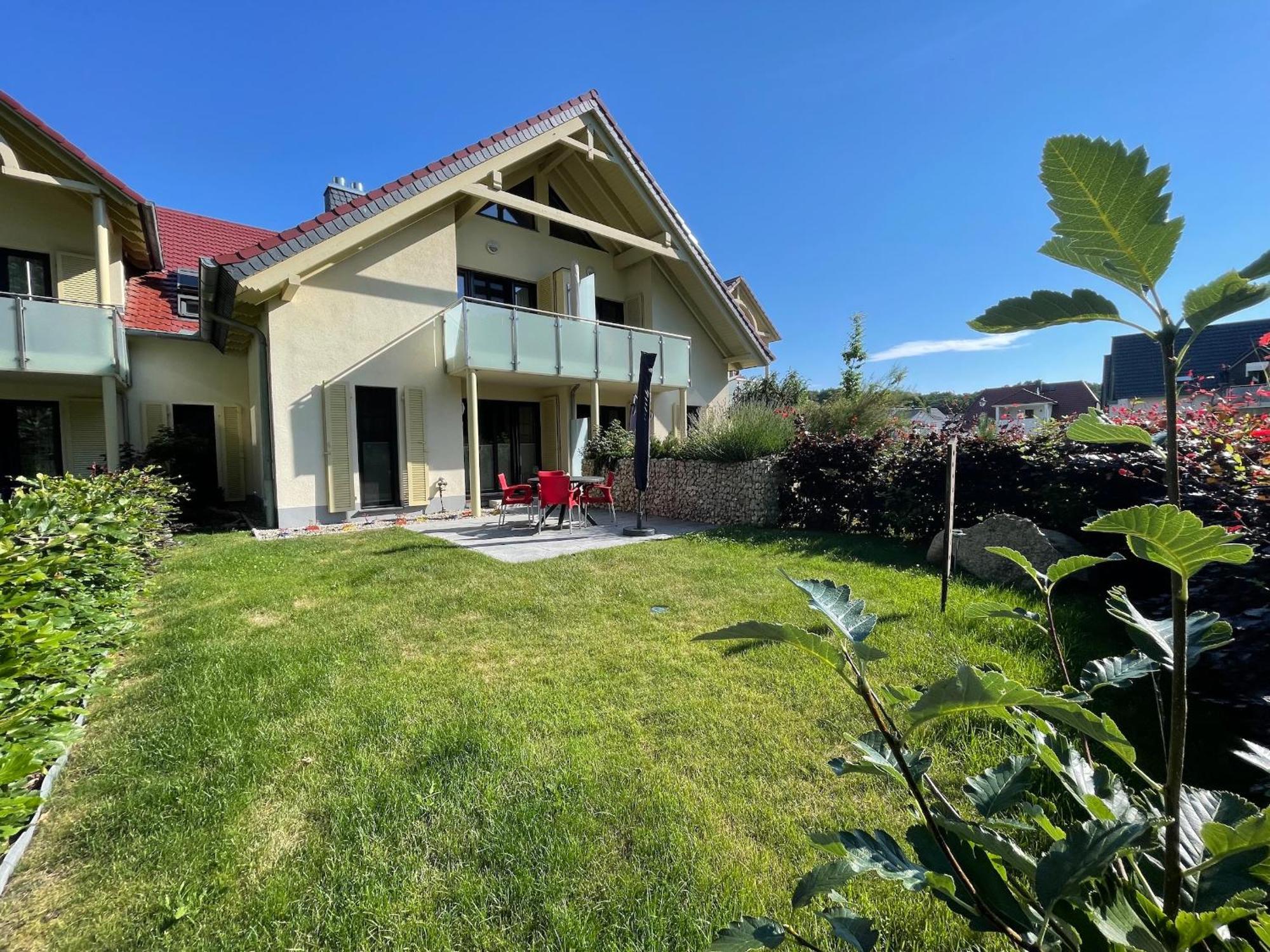 Haus Sterntaucher Ferienwohnung "Sonnenstern" Thiessow Esterno foto